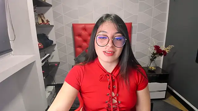 Snapshot of MiaWils_ chatting on December 28, 10:34 pm MiaWils online show from December 28, 10:34 pm