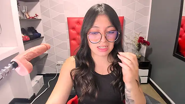 Snapshot of MiaWils_ chatting on January 11, 1:27 am MiaWils online show from January 11, 1:27 am