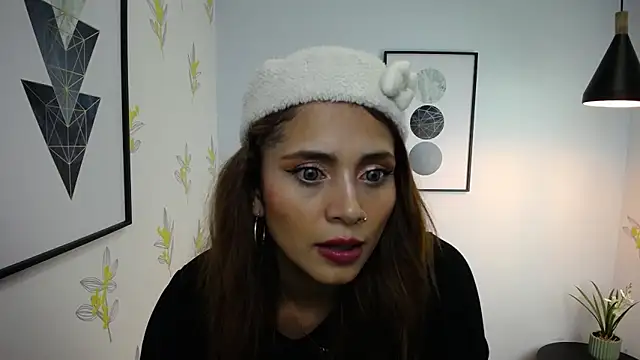 Snapshot of elibaker_ chatting on December 5, 4:09 am elibaker online show from December 5, 4:09 am
