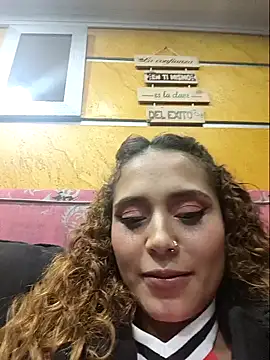 Snapshot of elibaker_ chatting on December 27, 7:18 am elibaker online show from December 27, 7:18 am