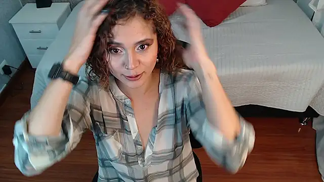 Snapshot of elibaker_ chatting on February 7, 4:16 am elibaker online show from February 7, 4:16 am