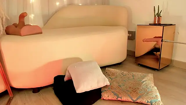 Charlotte  08 online show from March 19, 3:41 am