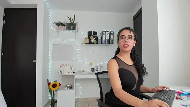 susana monroy online show from May 6, 6:46 pm