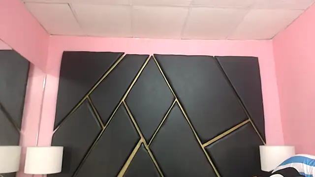 MilanZaire online show from September 13, 6:51 pm