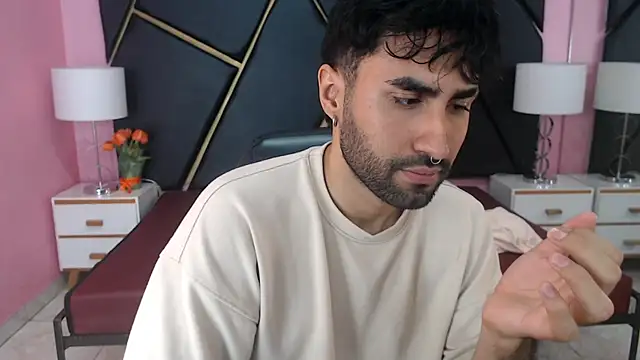 MilanZaire online show from October 14, 11:49 pm