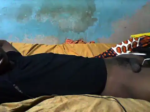 Snapshot of little__joy chatting on February 21, 12:05 am little joy online show from February 21, 12:05 am