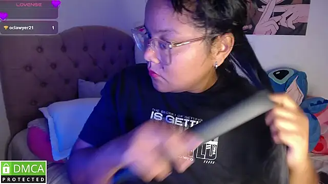 Snapshot of KittyHot20 chatting on January 6, 5:11 am KittyHot20 online show from January 6, 5:11 am