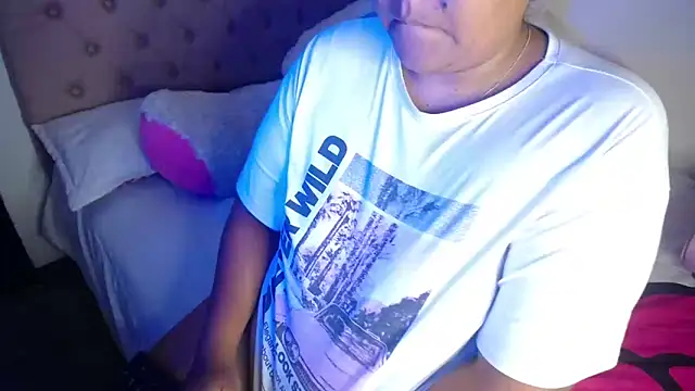 Snapshot of KittyHot20 chatting on April 15, 9:15 pm KittyHot20 online show from April 15, 9:15 pm