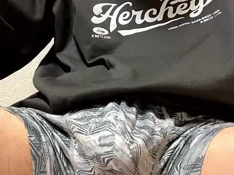 Snapshot of lkun9 chatting on December 1, 8:08 am lkun9 online show from December 1, 8:08 am