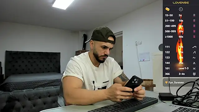 supermanboy94 online show from March 26, 7:03 am