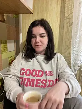 Karolina llove online show from March 1, 2:44 pm