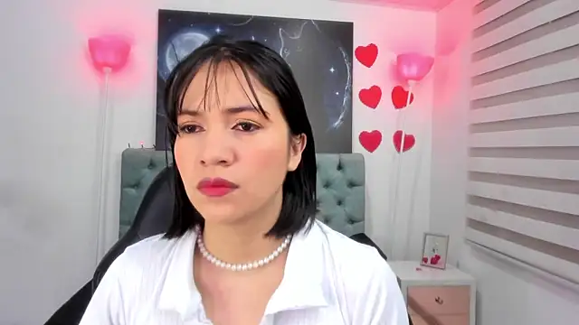 lina bedoya  online show from March 11, 11:44 am