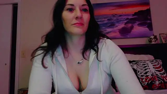 CrystalLakeXO online show from November 5, 8:25 am