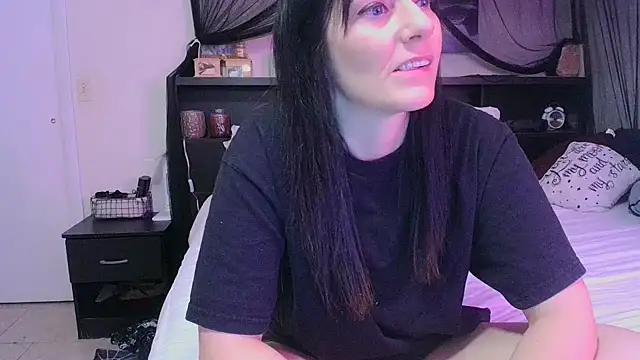 CrystalLakeXO online show from April 20, 6:27 am