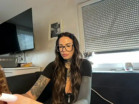 AileenInkOfficial online show from February 27, 2:00 pm