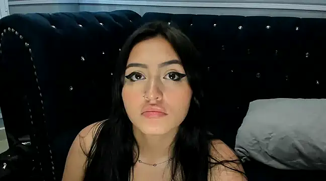 Snapshot of Lesly_sexy4u chatting on December 18, 6:53 am Lesly sexy4u online show from December 18, 6:53 am