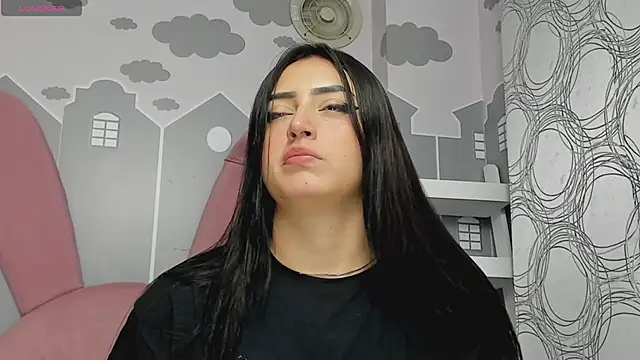 Snapshot of Lesly_sexy4u chatting on March 18, 3:53 am Lesly sexy4u online show from March 18, 3:53 am
