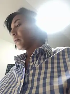 Snapshot of Angel_Perv chatting on March 2, 11:17 am Angel Perv online show from March 2, 11:17 am