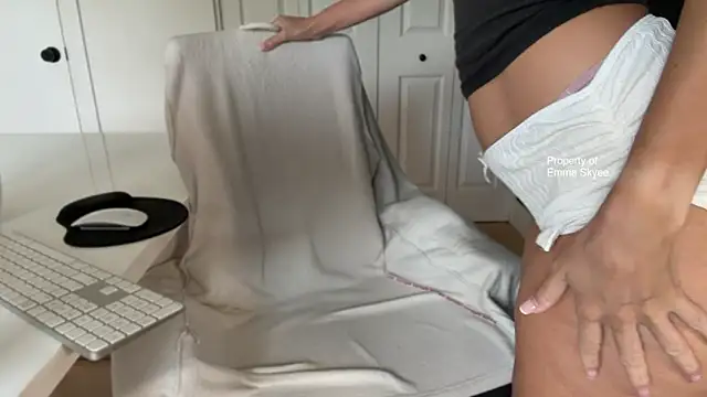 Emma-Skyee online show from June 2, 1:02 pm