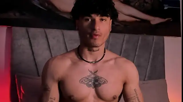 Thomas Fit1 online show from December 21, 1:24 am