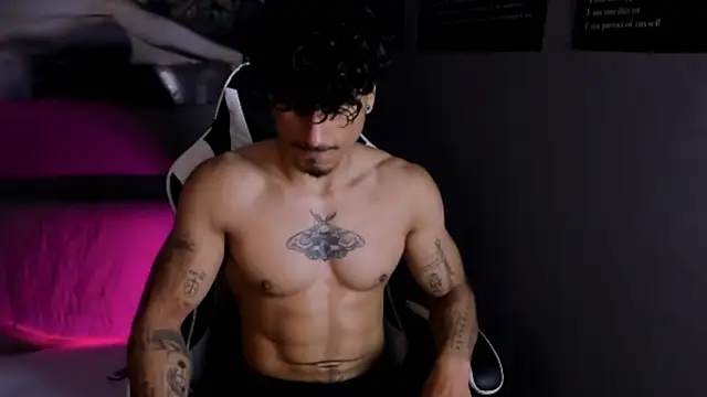 Thomas Fit1 online show from April 15, 6:48 pm