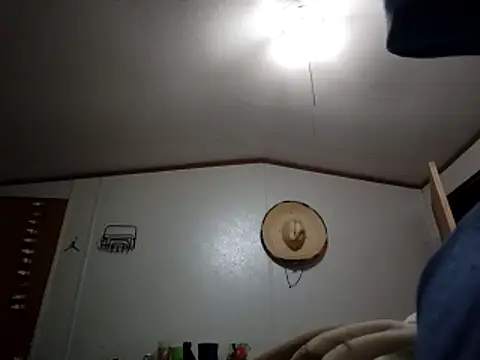 Xoc8  online show from December 18, 7:42 pm