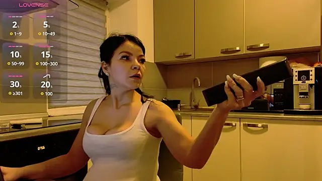 Snapshot of alisoncassie chatting on February 4, 5:57 am alisoncassie online show from February 4, 5:57 am