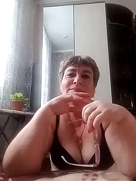 Lee Nell online show from December 3, 8:27 am