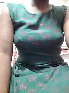 rituporna2004 online show from December 17, 4:46 pm