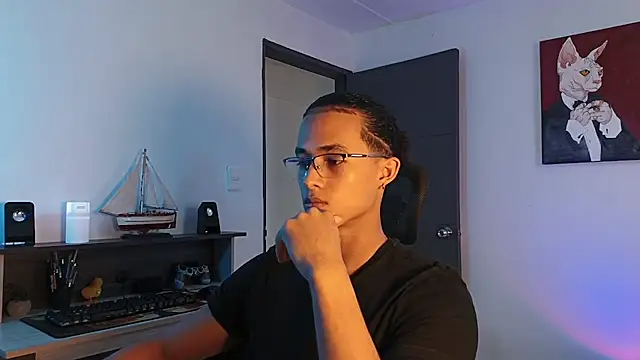 alejo x3 online show from October 29, 9:05 pm