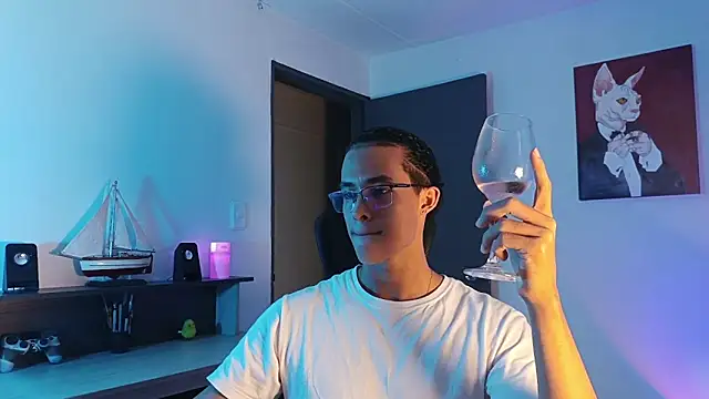 alejo x3 online show from December 2, 1:11 am