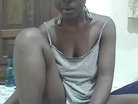 Snapshot of Ebony_Sweetcandy chatting on April 10, 7:07 pm Ebony Sweetcandy online show from April 10, 7:07 pm