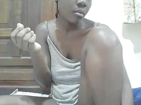 Snapshot of Ebony_Sweetcandy chatting on April 11, 7:07 pm Ebony Sweetcandy online show from April 11, 7:07 pm