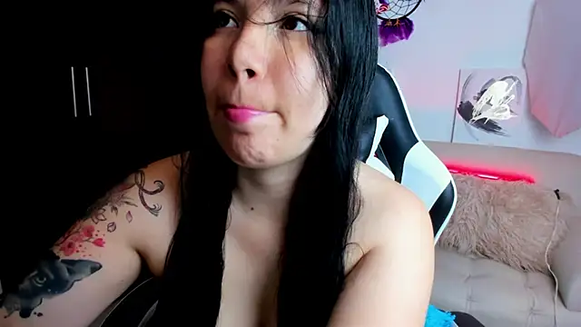 Snapshot of AilynRed chatting on November 29, 8:12 pm AilynRed online show from November 29, 8:12 pm