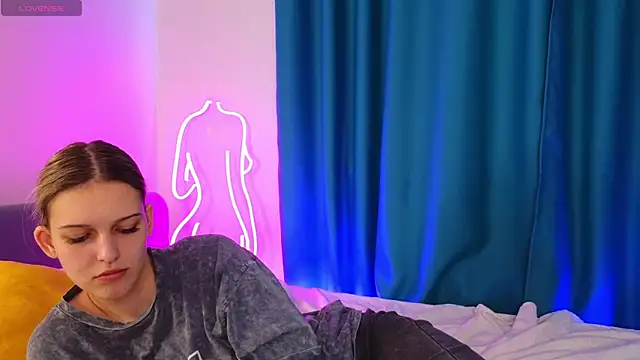 Snapshot of KimberliDean chatting on February 28, 12:09 pm KimberliDean online show from February 28, 12:09 pm