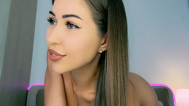 oh-my-mia online show from April 5, 7:16 am