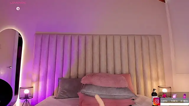 Maia Collins online show from February 7, 11:13 pm