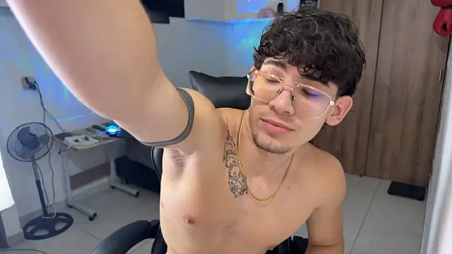 Kisan Smith online show from February 25, 10:41 pm