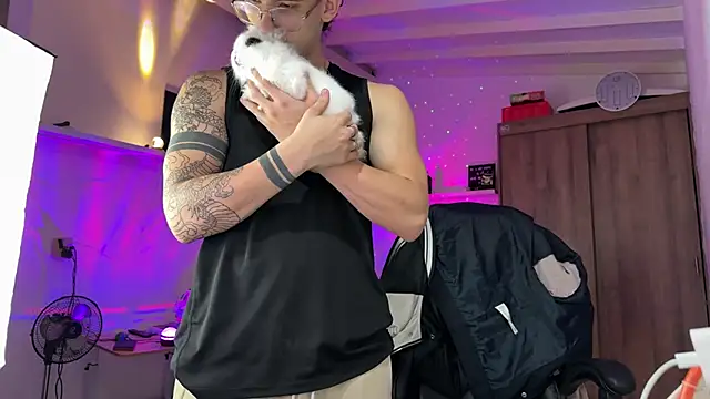 Kisan Smith online show from April 9, 3:50 am