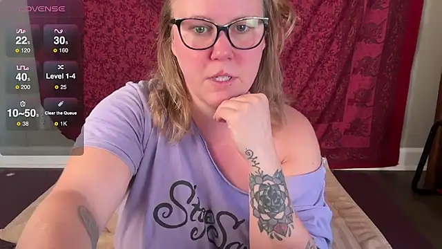 GlitterKitty108 online show from November 2, 2:19 pm