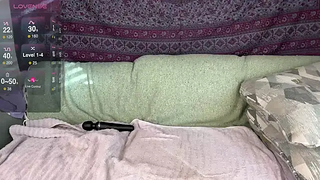 GlitterKitty108 online show from December 19, 2:13 pm