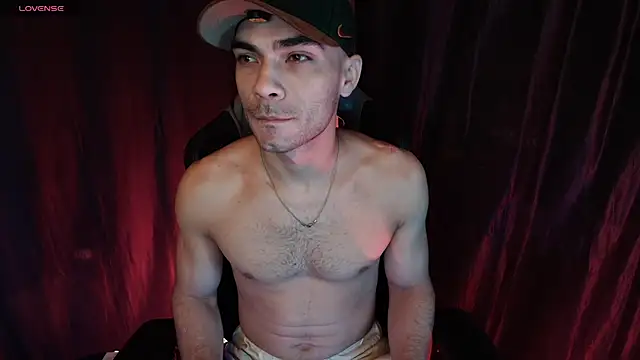 sexyboycolombi4 online show from December 21, 8:38 pm