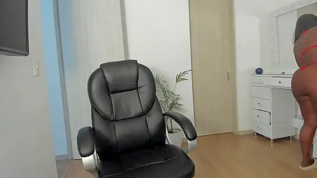 Snapshot of charlotte_tiller chatting on June 16, 3:14 pm charlotte tiller online show from June 16, 3:14 pm