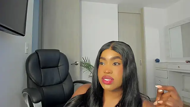 Snapshot of charlotte_tiller chatting on July 28, 5:14 am charlotte tiller online show from July 28, 5:14 am