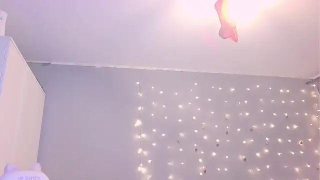 og maddison online show from December 7, 5:15 am