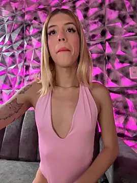 Courtney gonet online show from November 20, 1:44 pm