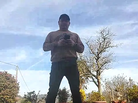 Jose HotLatino online show from February 23, 2:58 pm