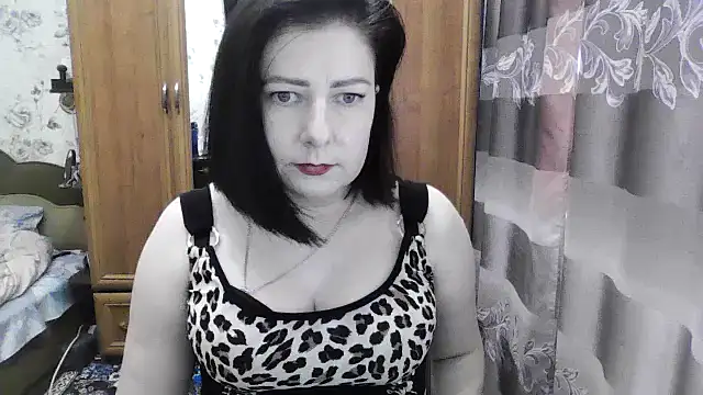 Snapshot of SophieNightAh chatting on October 16, 12:17 pm SophieNightAh online show from October 16, 12:17 pm