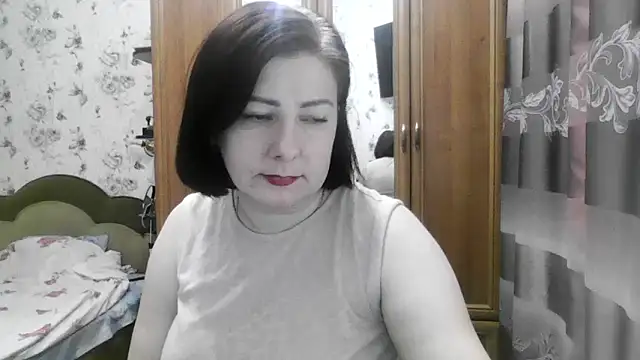 Snapshot of SophieNightAh chatting on November 19, 5:46 pm SophieNightAh online show from November 19, 5:46 pm