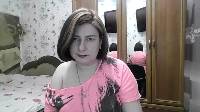 Snapshot of SophieNightAh chatting on November 25, 5:46 pm SophieNightAh online show from November 25, 5:46 pm